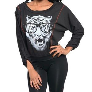 Black Graphic 3/4 Sleeve Relaxed Pullover top